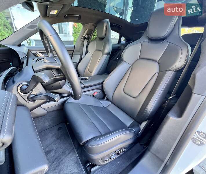 Седан Porsche Taycan 2020 в Киеве фото 28 Седан Porsche Taycan 2020 в Киеве