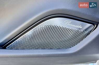 Седан Porsche Taycan 2020 в 