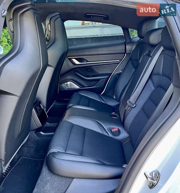 Седан Porsche Taycan 2020 в Киеве фото 32 Седан Porsche Taycan 2020 в Киеве