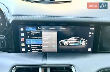 Седан Porsche Taycan 2020 в 