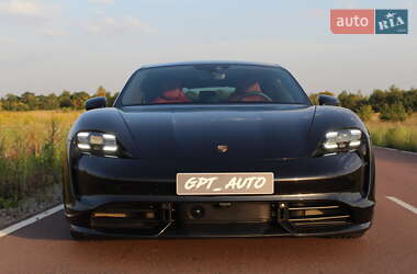 Седан Porsche Taycan 2021 в 