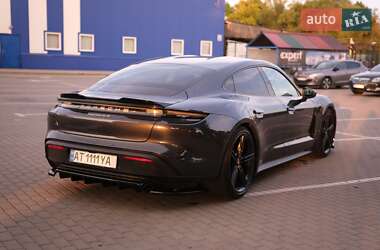 Седан Porsche Taycan 2020 в 