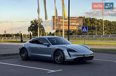 Седан Porsche Taycan 2021 в Киеве