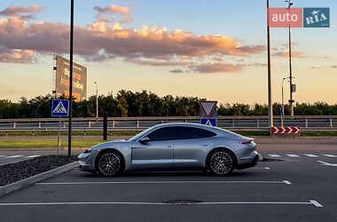 Седан Porsche Taycan 2021 в Киеве