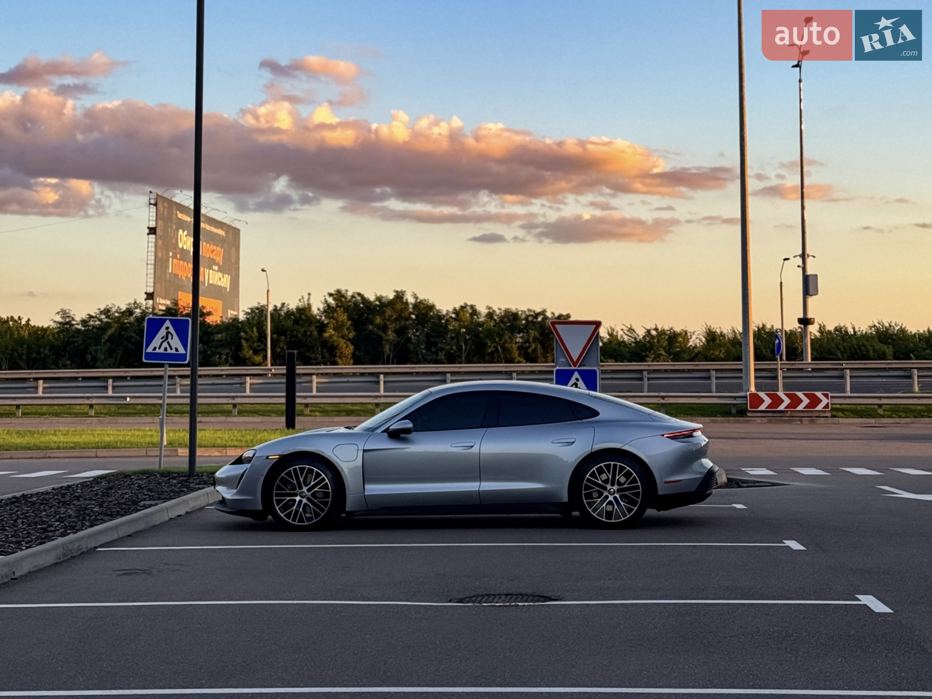 2021 Porsche Taycan - мініатюра 14