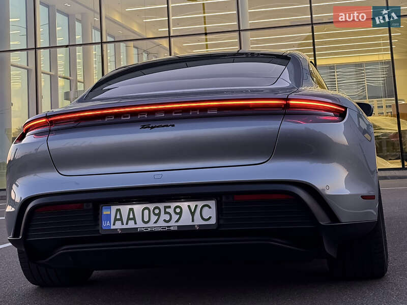 Седан Porsche Taycan 2021 в Киеве фото 18 Седан Porsche Taycan 2021 в Киеве
