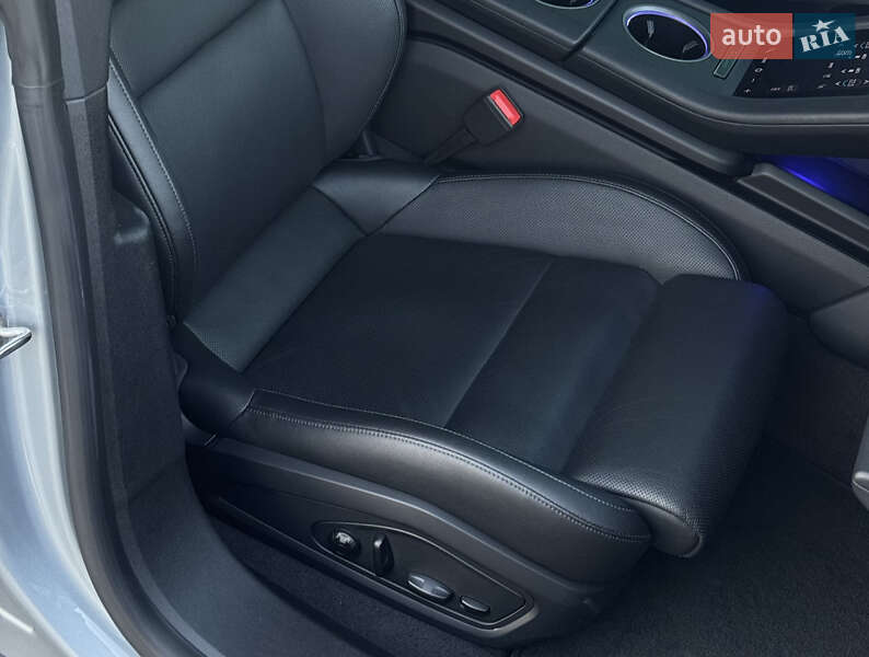 Седан Porsche Taycan 2021 в Киеве фото 31 Седан Porsche Taycan 2021 в Киеве