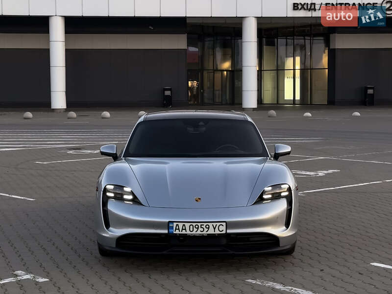 Седан Porsche Taycan 2021 в Киеве фото 40 Седан Porsche Taycan 2021 в Киеве