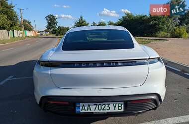 Седан Porsche Taycan 2020 в 