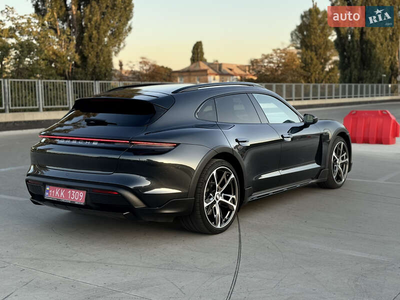Седан Porsche Taycan 2022 в Киеве