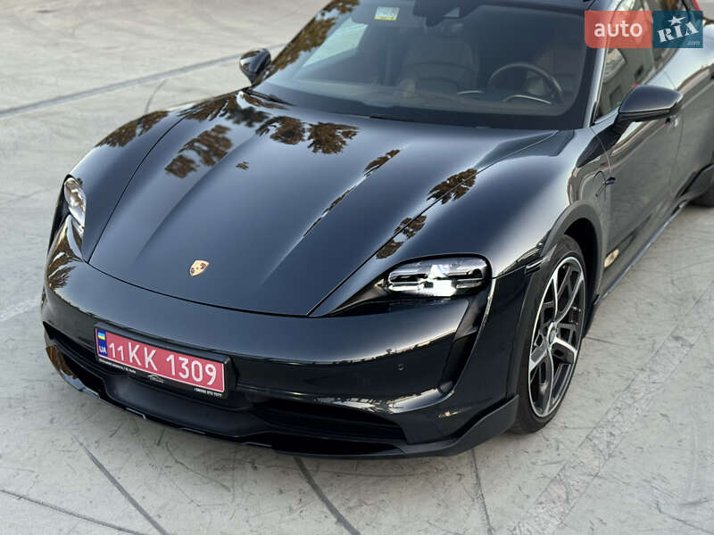 Седан Porsche Taycan 2022 в Киеве