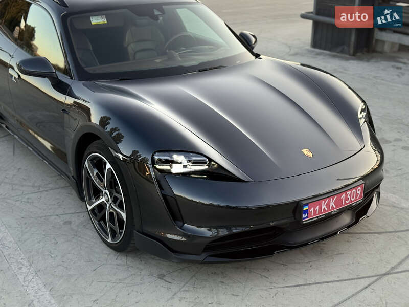 Седан Porsche Taycan 2022 в Киеве