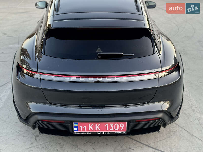 Седан Porsche Taycan 2022 в Киеве