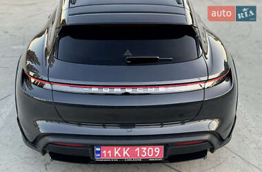 Седан Porsche Taycan 2022 в 