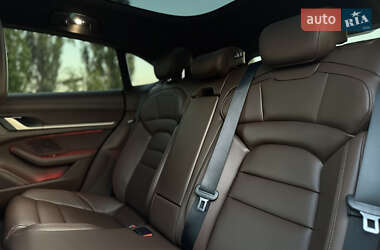 Седан Porsche Taycan 2022 в 