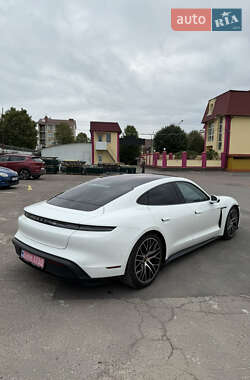 Седан Porsche Taycan 2020 в 