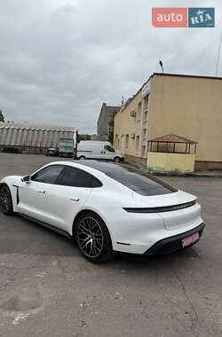 Седан Porsche Taycan 2020 в 