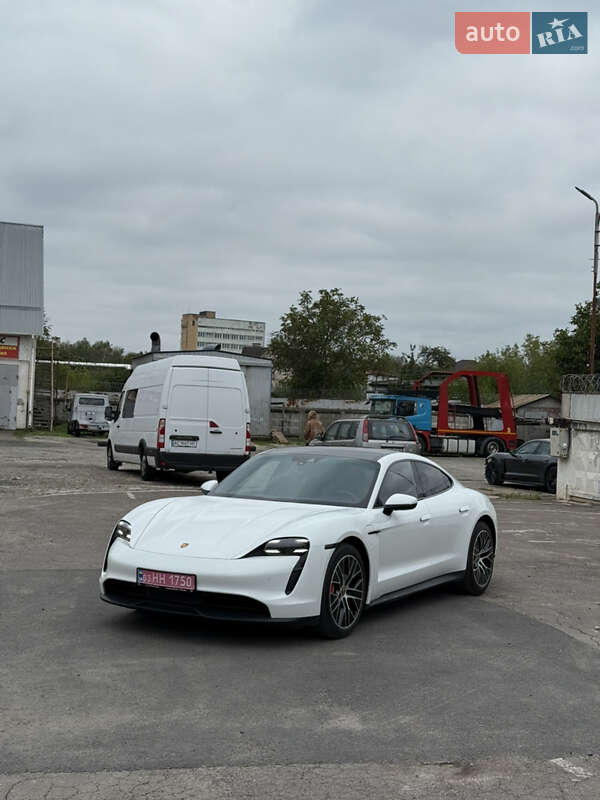 Седан Porsche Taycan 2020 в Луцке
