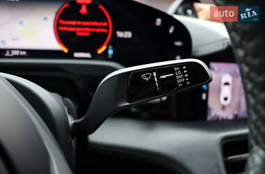 Седан Porsche Taycan 2020 в 