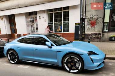 Седан Porsche Taycan 2020 в 