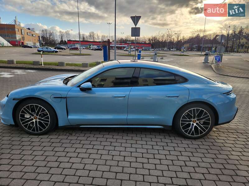 Седан Porsche Taycan 2020 в Киеве