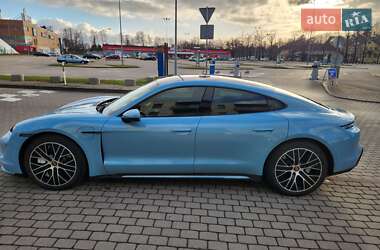 Седан Porsche Taycan 2020 в 