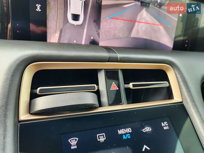 Седан Porsche Taycan 2020 в Киеве