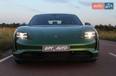 Седан Porsche Taycan 2020 в 