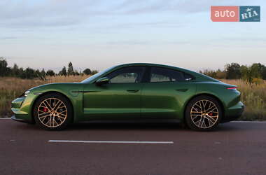 Седан Porsche Taycan 2020 в 