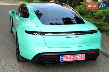 Седан Porsche Taycan 2023 в 