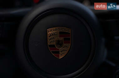 Седан Porsche Taycan 2022 в 
