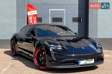 Седан Porsche Taycan 2020 в Києві