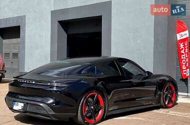 Седан Porsche Taycan 2020 в 