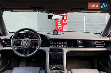 Седан Porsche Taycan 2020 в 