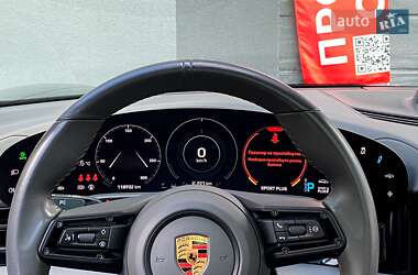 Седан Porsche Taycan 2020 в 