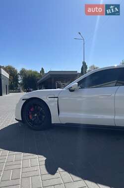 Седан Porsche Taycan 2023 в 