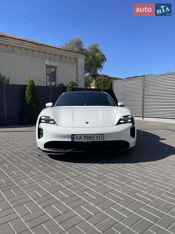 Седан Porsche Taycan 2023 в Киеве фото 14 Седан Porsche Taycan 2023 в Киеве