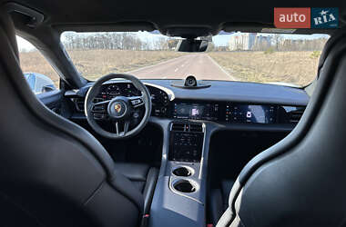 Седан Porsche Taycan 2020 в 