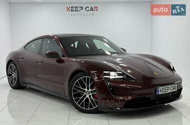 Седан Porsche Taycan 2021 в 