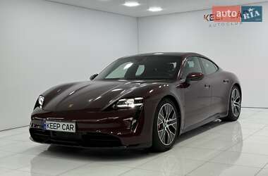 Седан Porsche Taycan 2021 в 