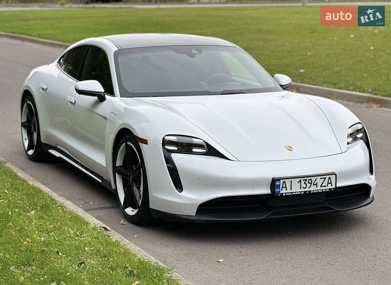 Седан Porsche Taycan 2021 в Києві