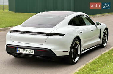 Седан Porsche Taycan 2021 в 