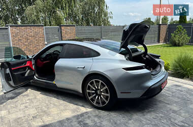 Седан Porsche Taycan 2021 в 