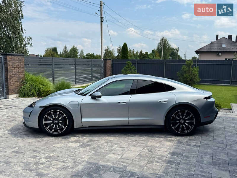 Седан Porsche Taycan 2021 в Луцьку