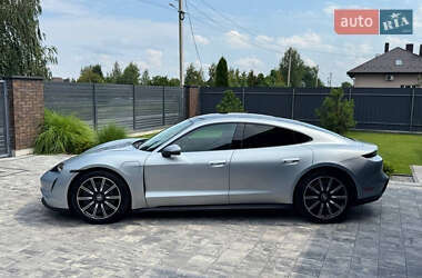 Седан Porsche Taycan 2021 в 