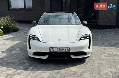 Седан Porsche Taycan 2020 в 