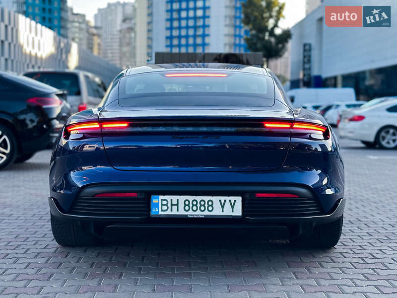 Седан Porsche Taycan 2023 в Одесі