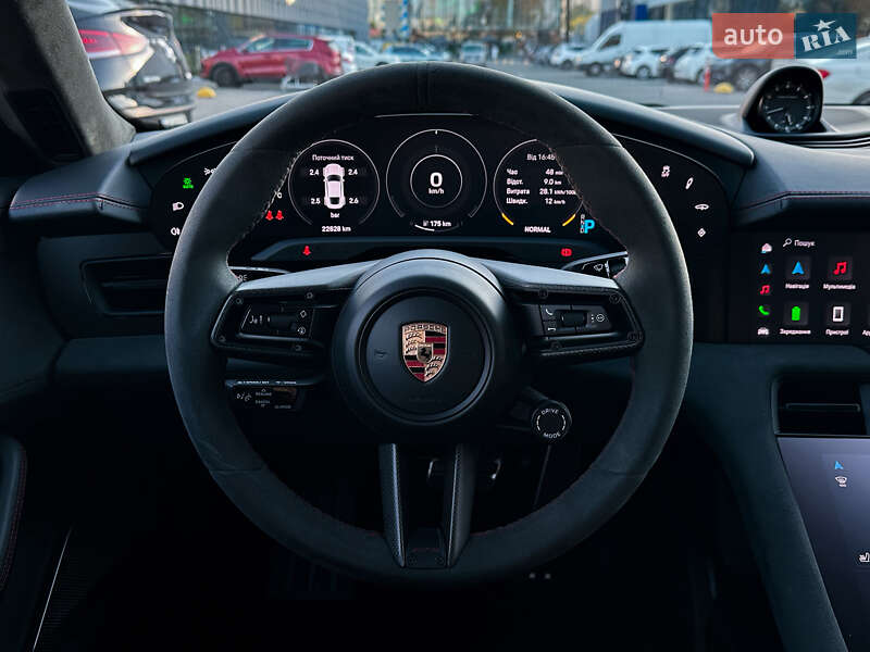 Седан Porsche Taycan 2023 в Одесі