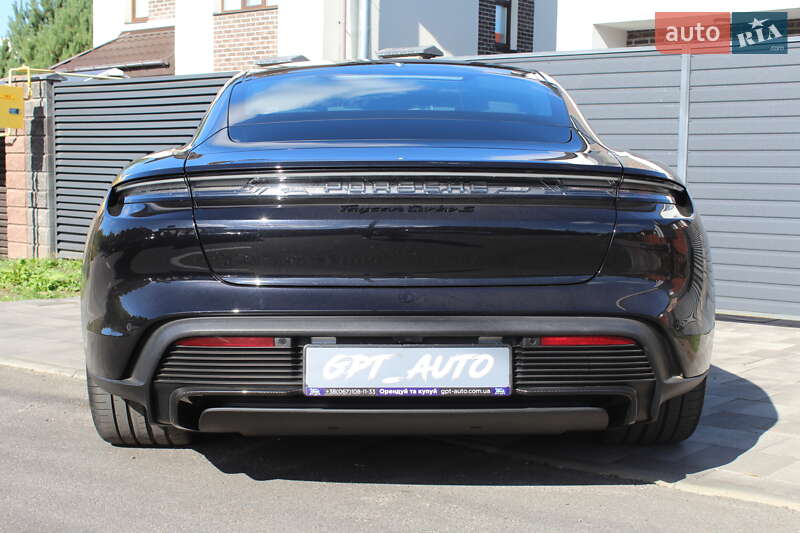Седан Porsche Taycan 2022 в Киеве
