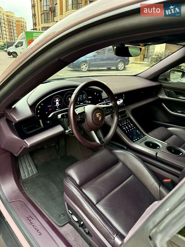 Седан Porsche Taycan 2021 в Києві